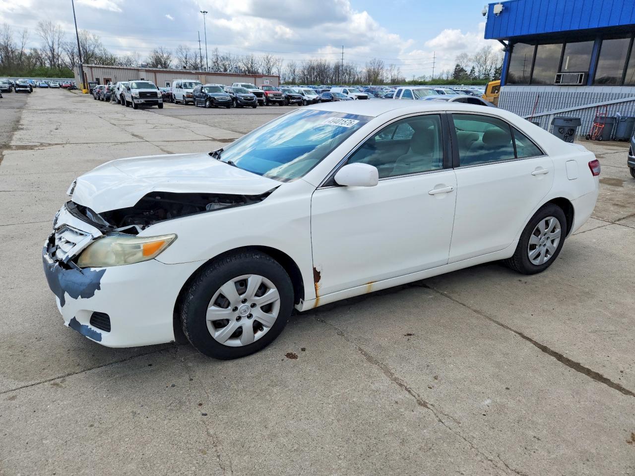 Salvage Toyota Camry Image
