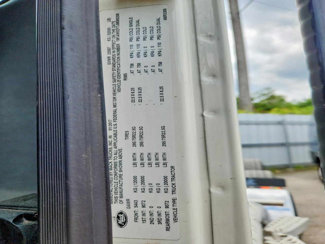 Mack 600