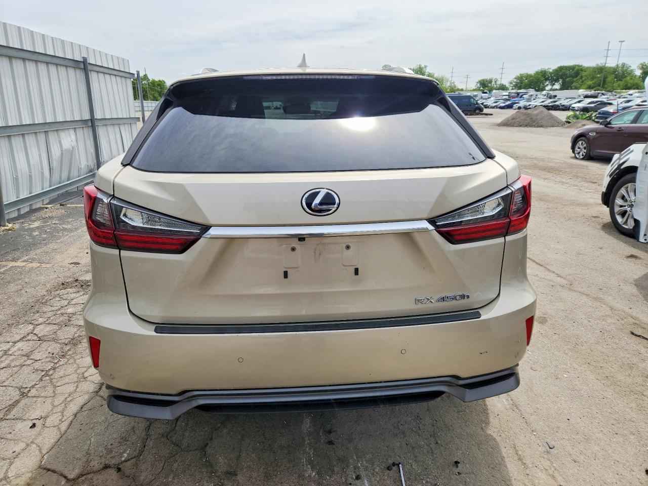 Lexus RX Base