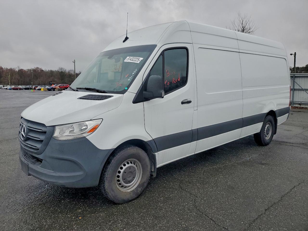 Salvage Mercedes-Benz Sprinter Image