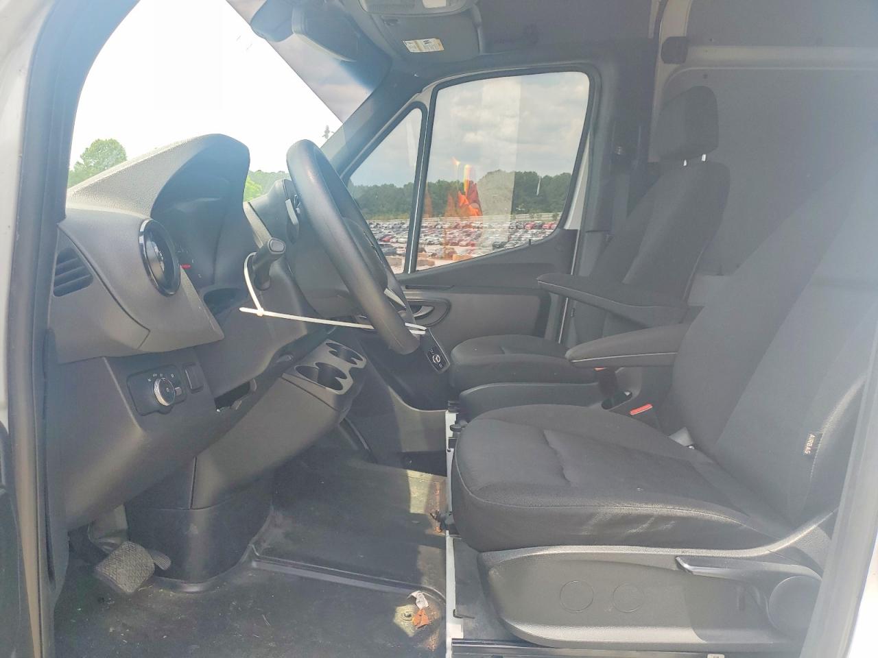 Mercedes-Benz Sprinter 2500