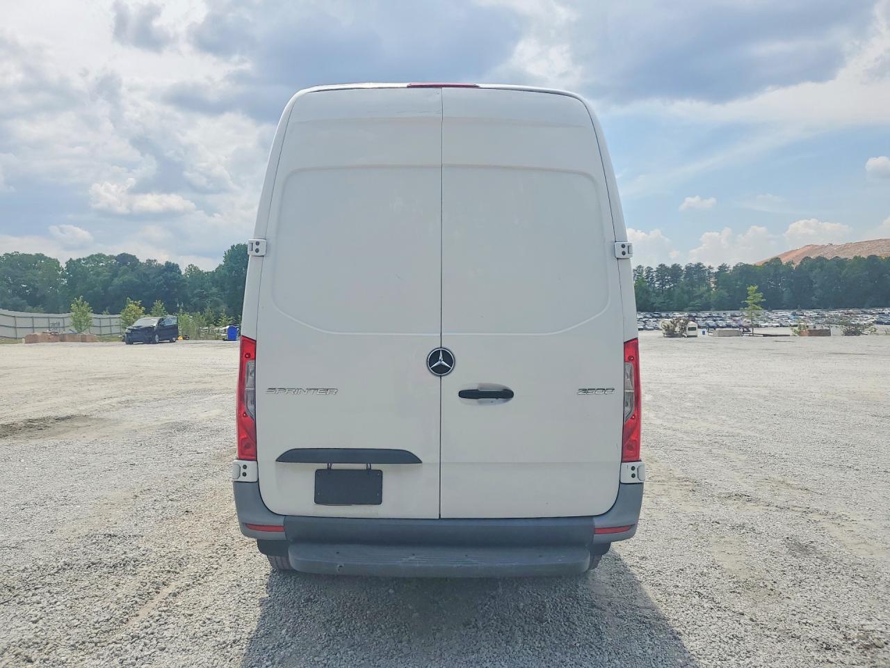 Mercedes-Benz Sprinter 2500