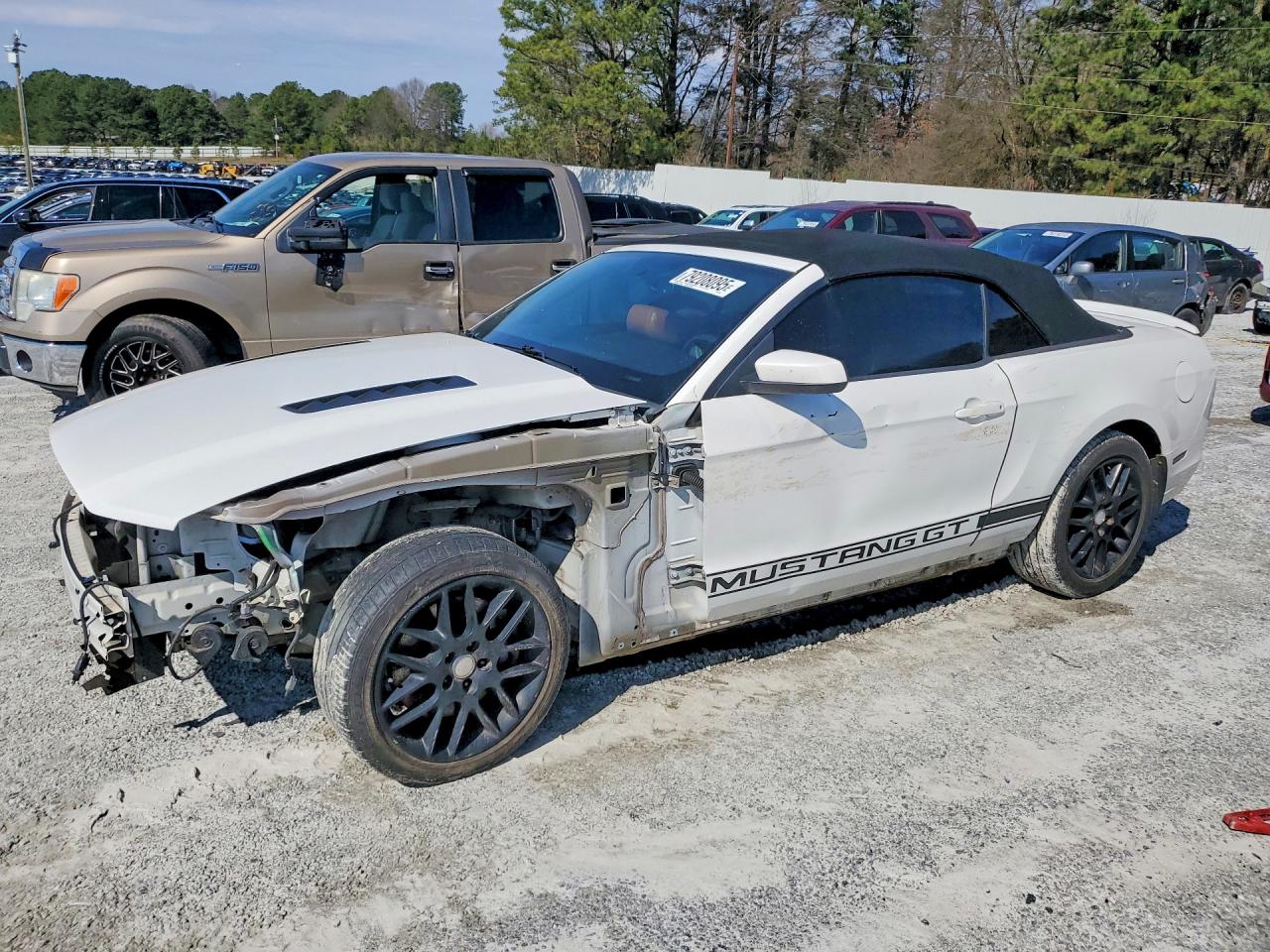 Salvage Ford Mustang Image
