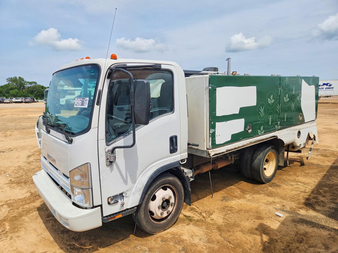 Salvage Isuzu Npr Image