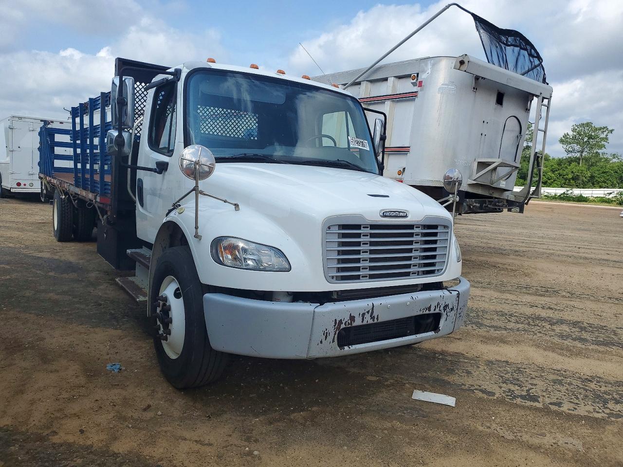 Salvage Freightliner M2 Image
