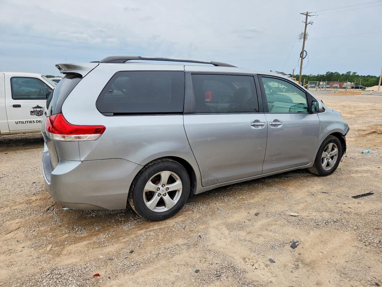Toyota Sienna Xle 8-passenger