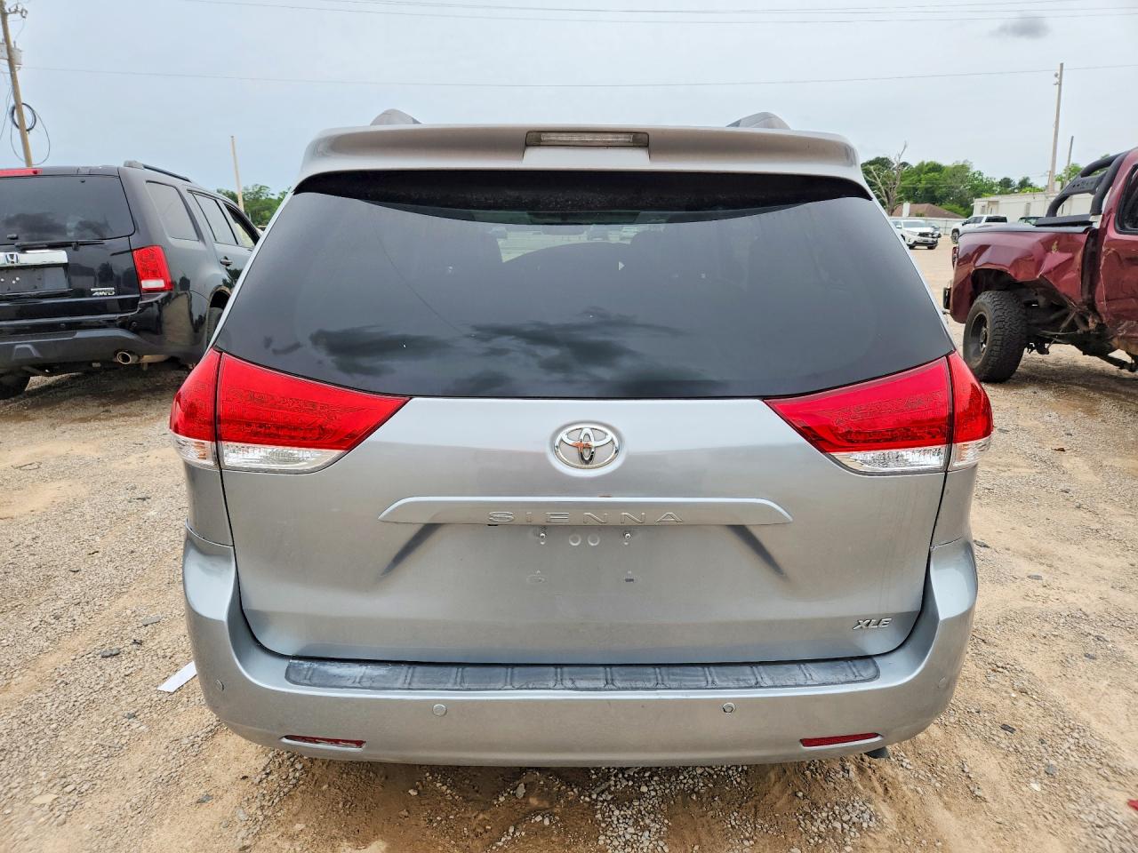Toyota Sienna Xle 8-passenger