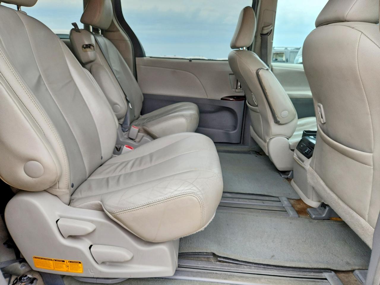 Toyota Sienna Xle 8-passenger