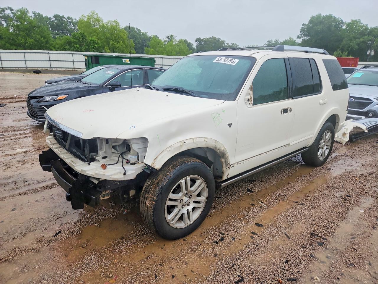 Salvage Ford Explorer Image
