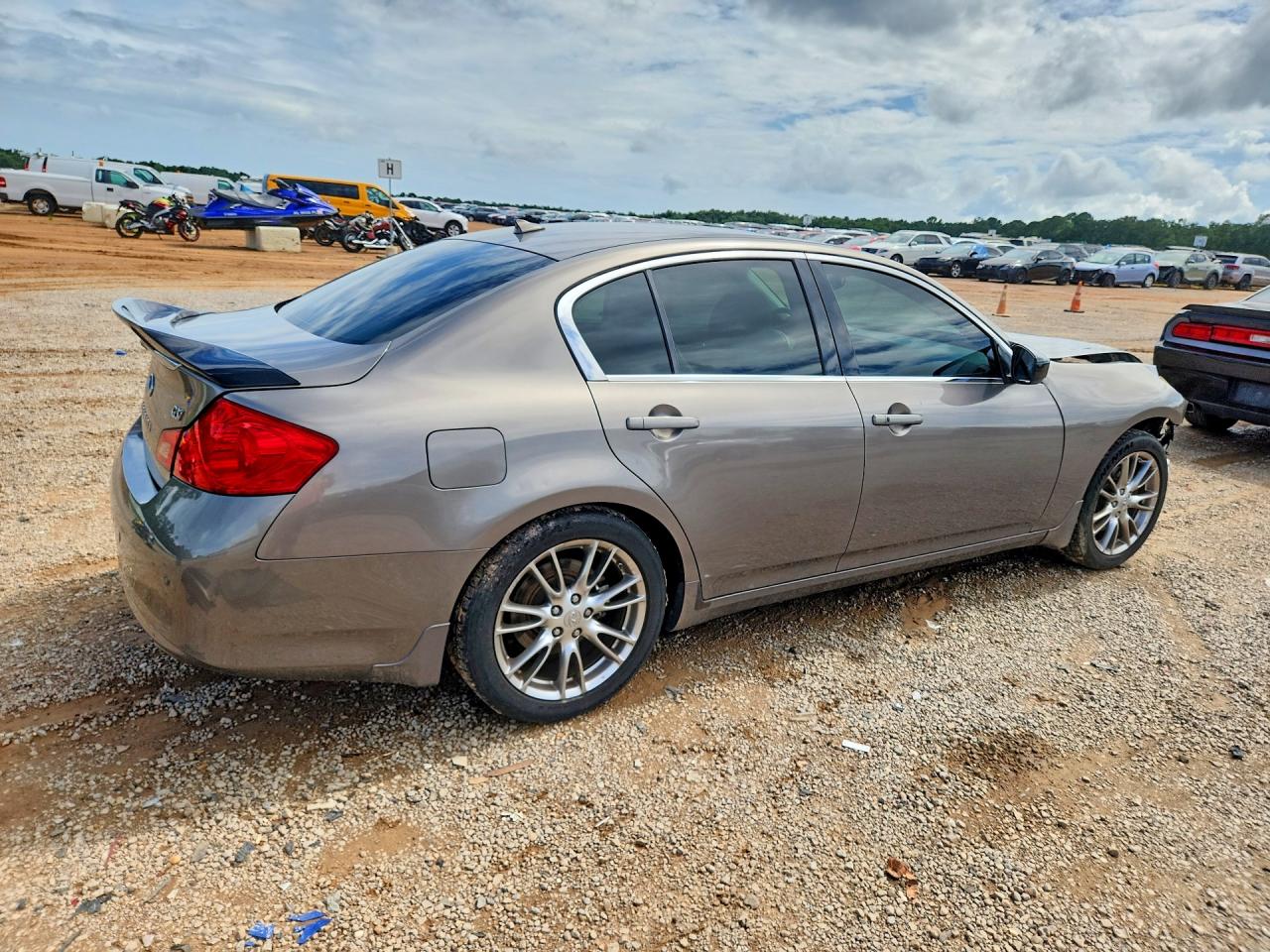 INFINITI G37 Journey