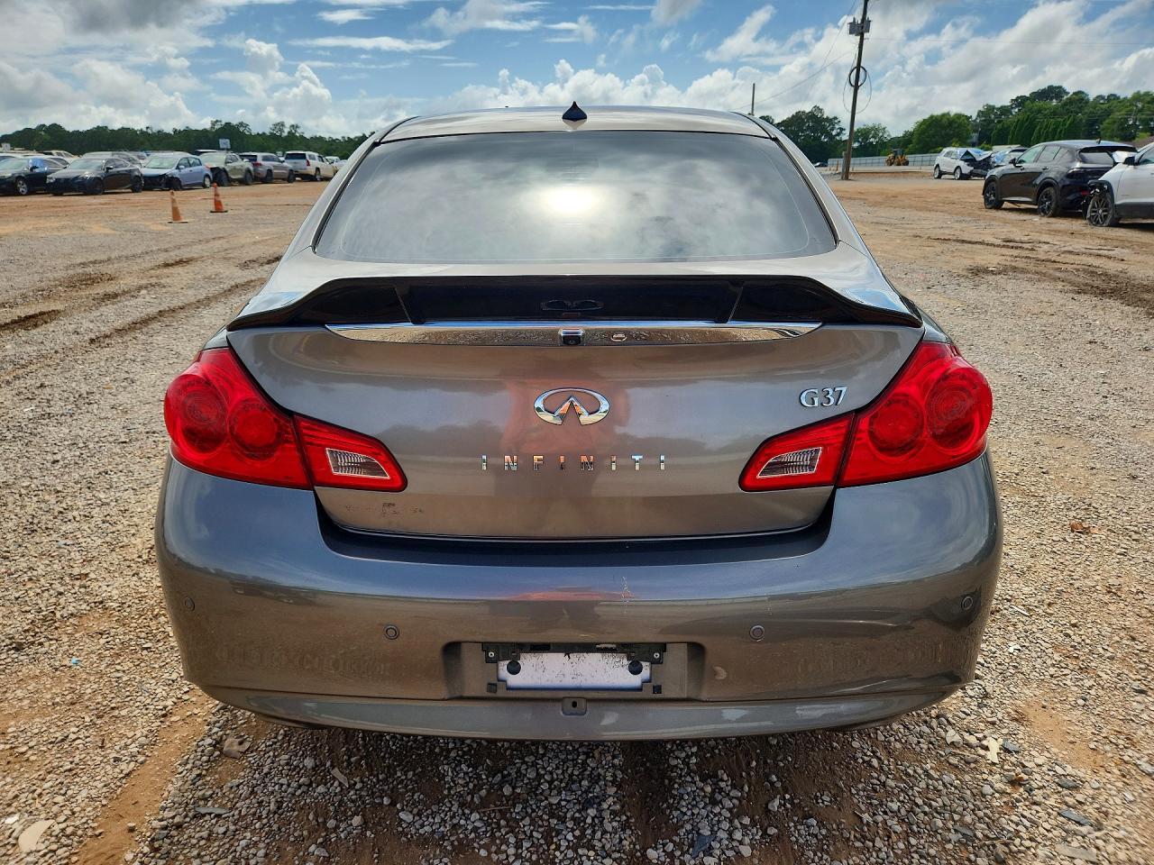 INFINITI G37 Journey