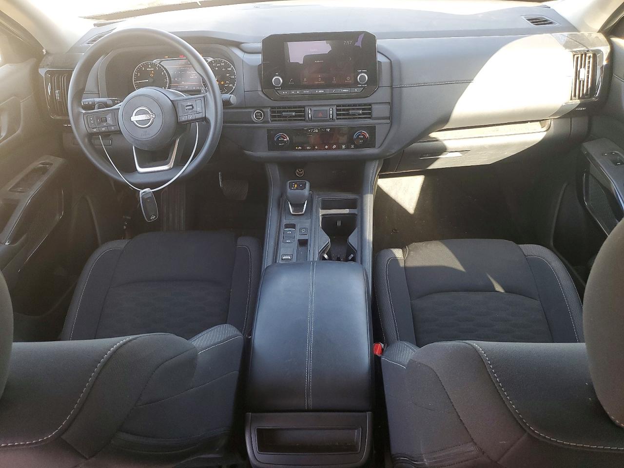 Nissan Pathfinder S