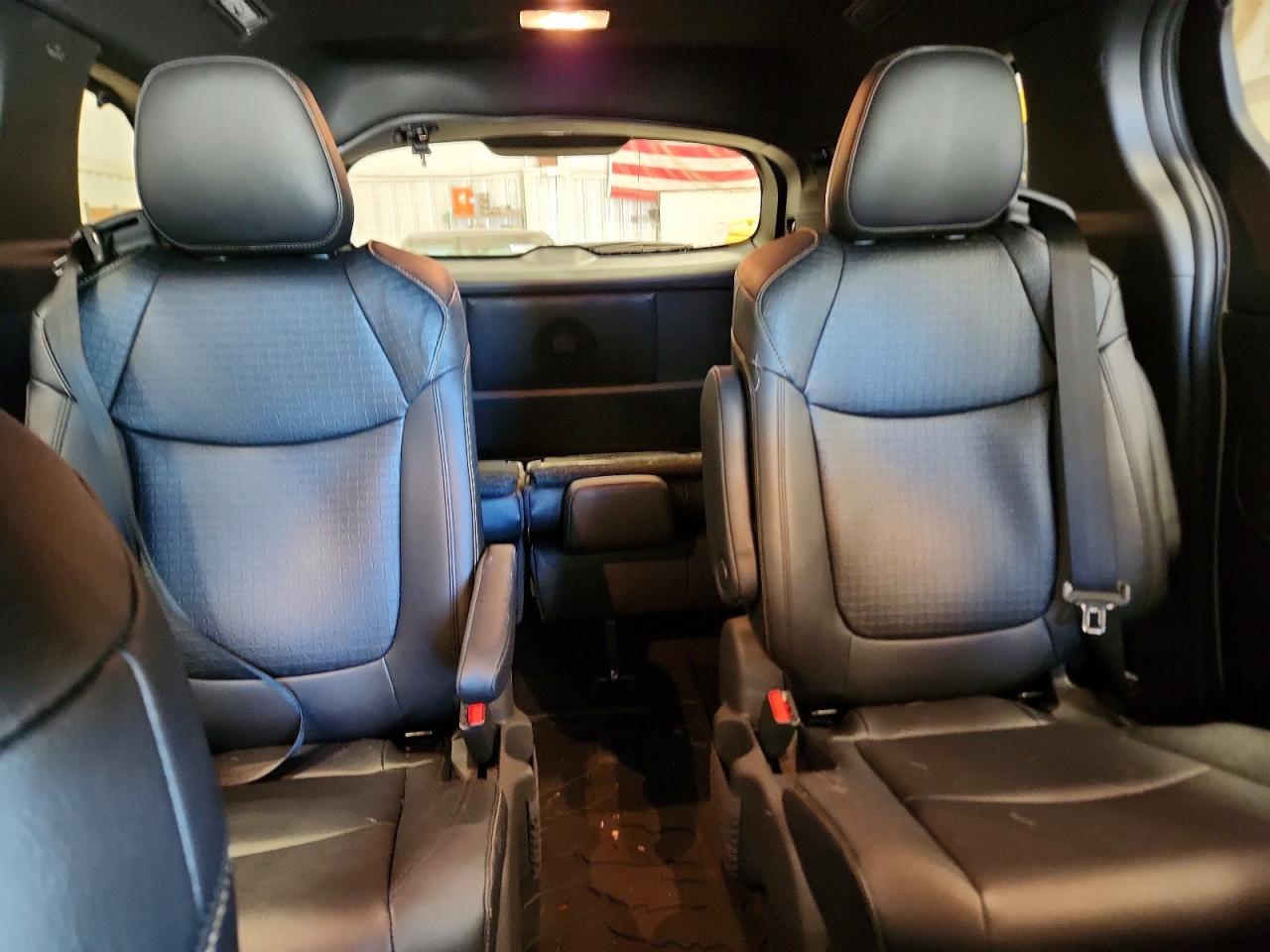 Toyota Sienna Woodland Edition
