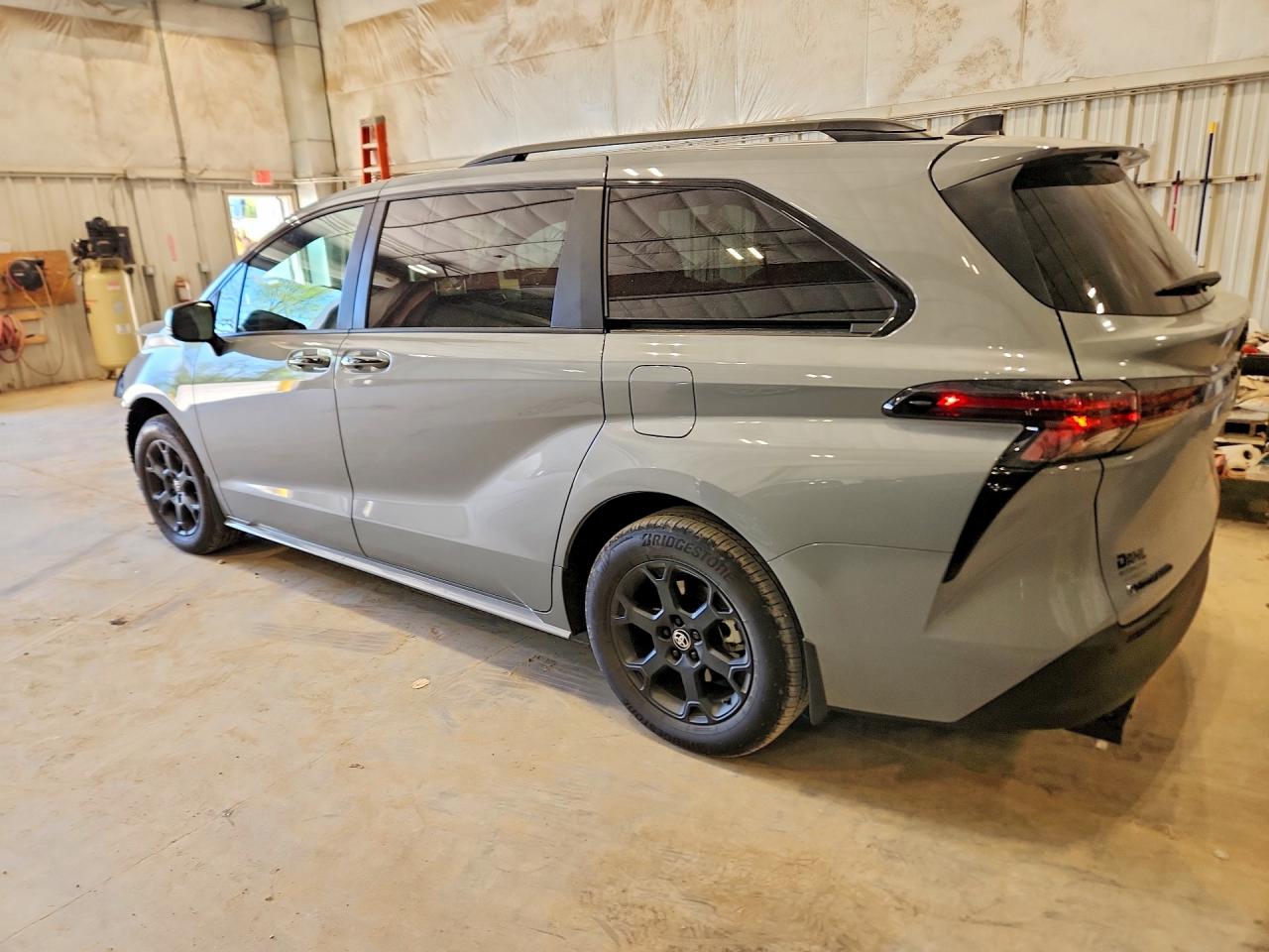 Toyota Sienna Woodland Edition