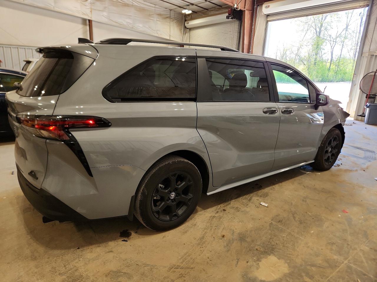 Toyota Sienna Woodland Edition