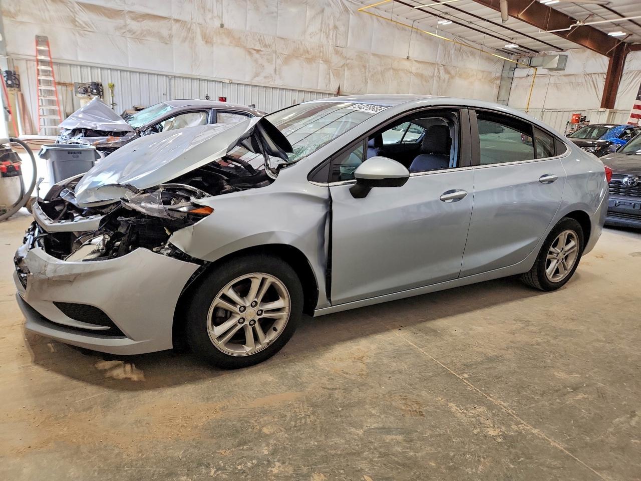 Salvage Chevrolet Cruze Image