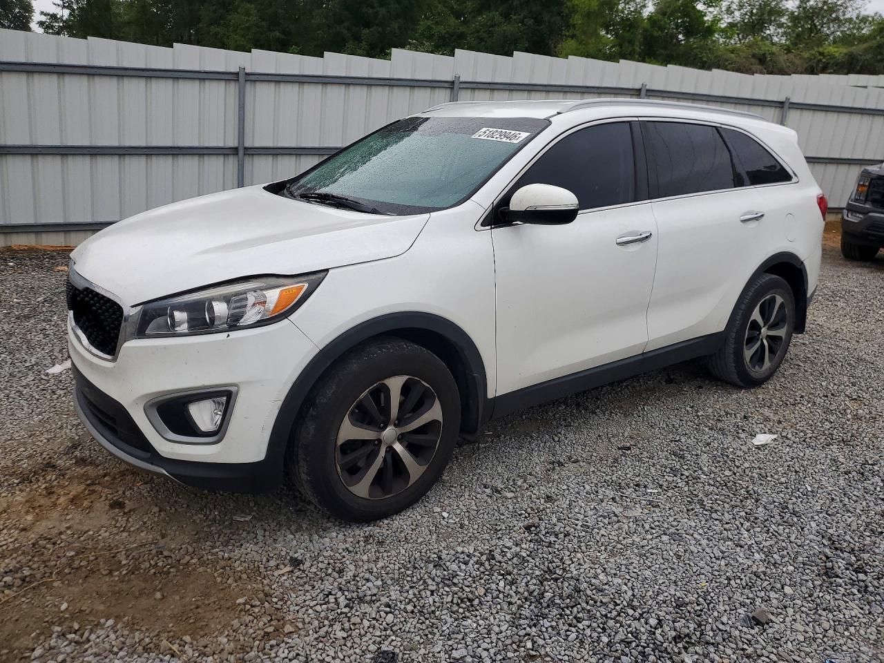 Salvage Kia Sorento Image
