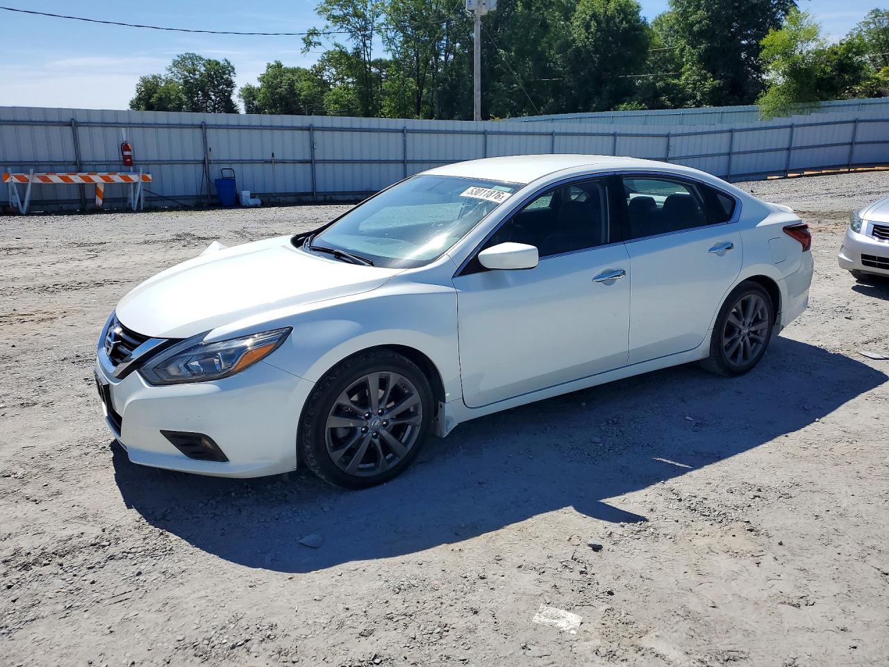 Salvage Nissan Altima Image