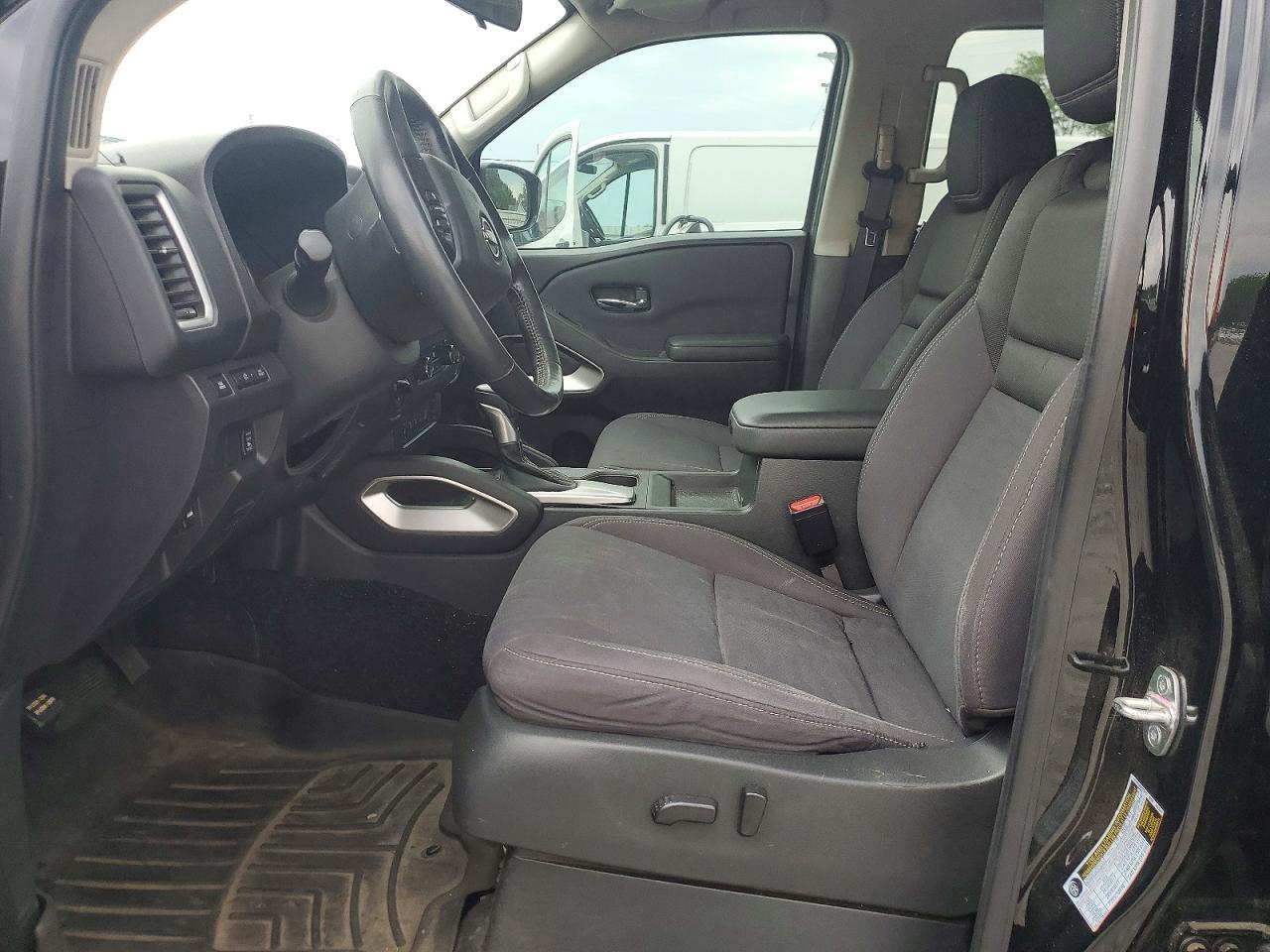 Nissan Frontier Sv