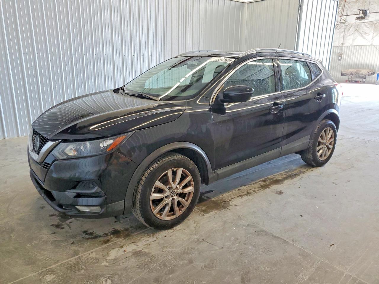 Salvage Nissan Rogue Image