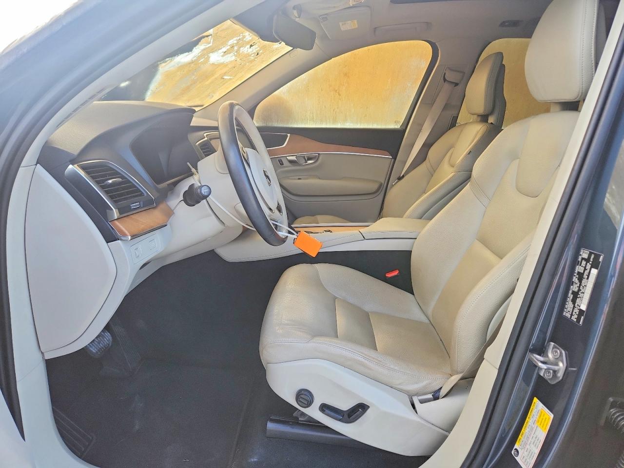 Volvo XC90 T6 Momentum
