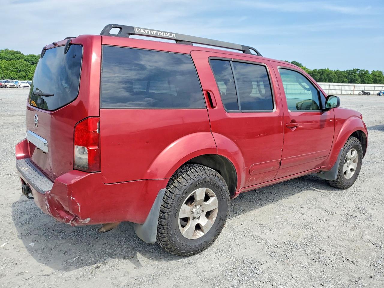 Nissan Pathfinder S