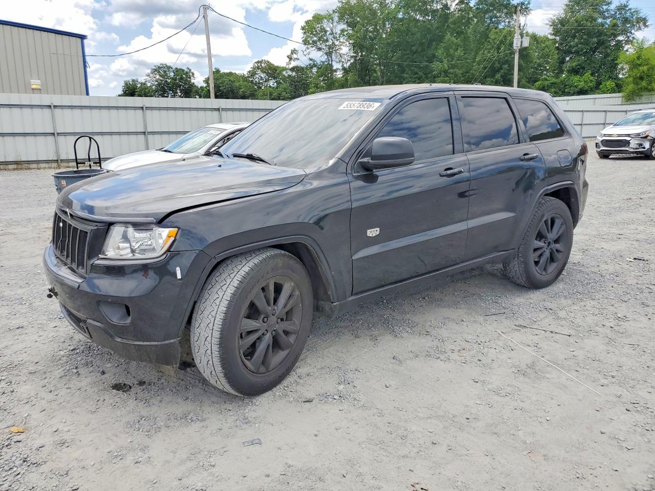 Salvage Jeep Cherokee Image