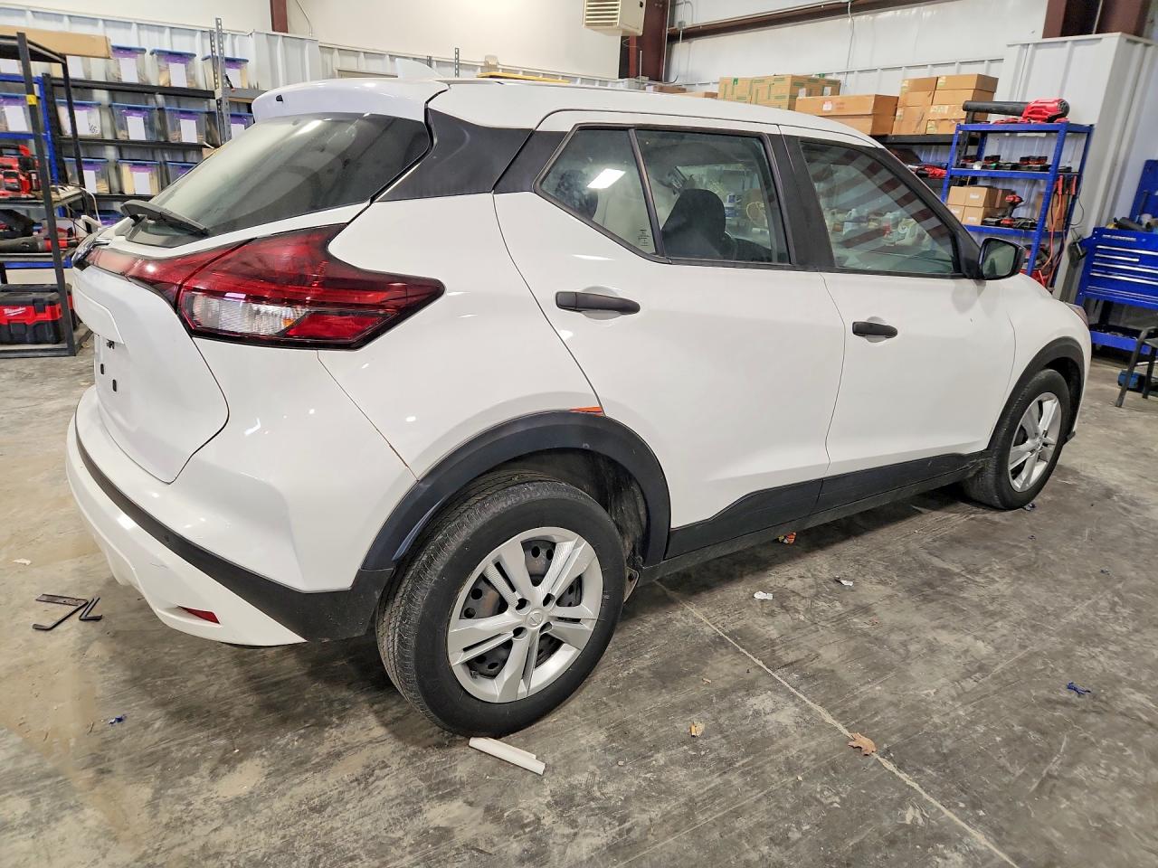 Nissan Kicks S
