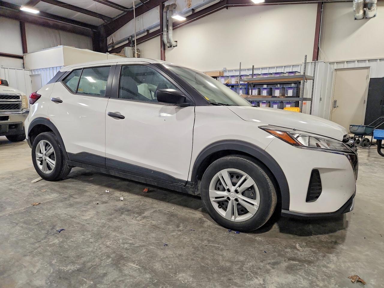 Nissan Kicks S