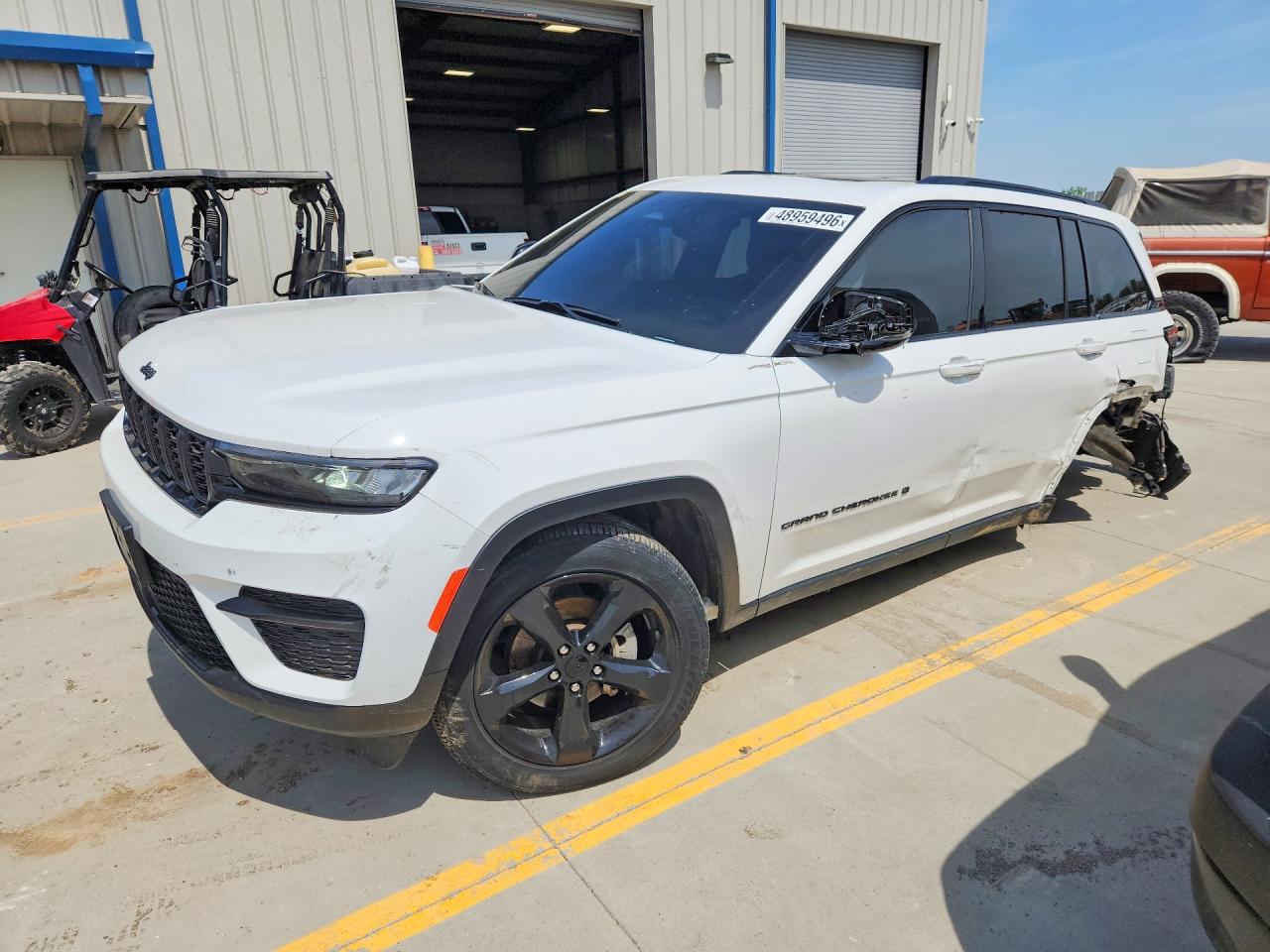 Salvage Jeep Cherokee Image