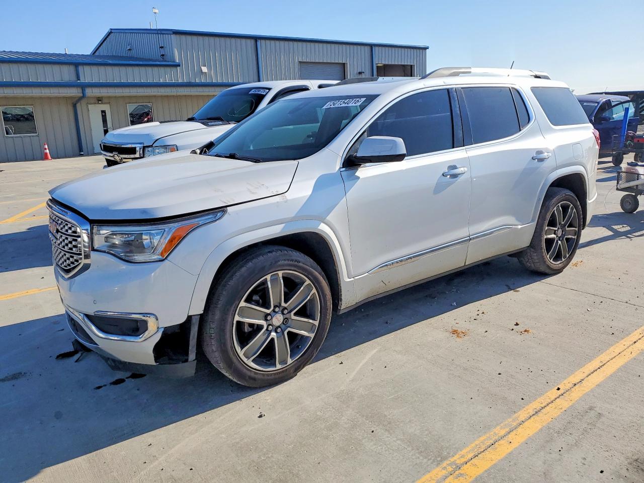 Salvage GMC Acadia Image