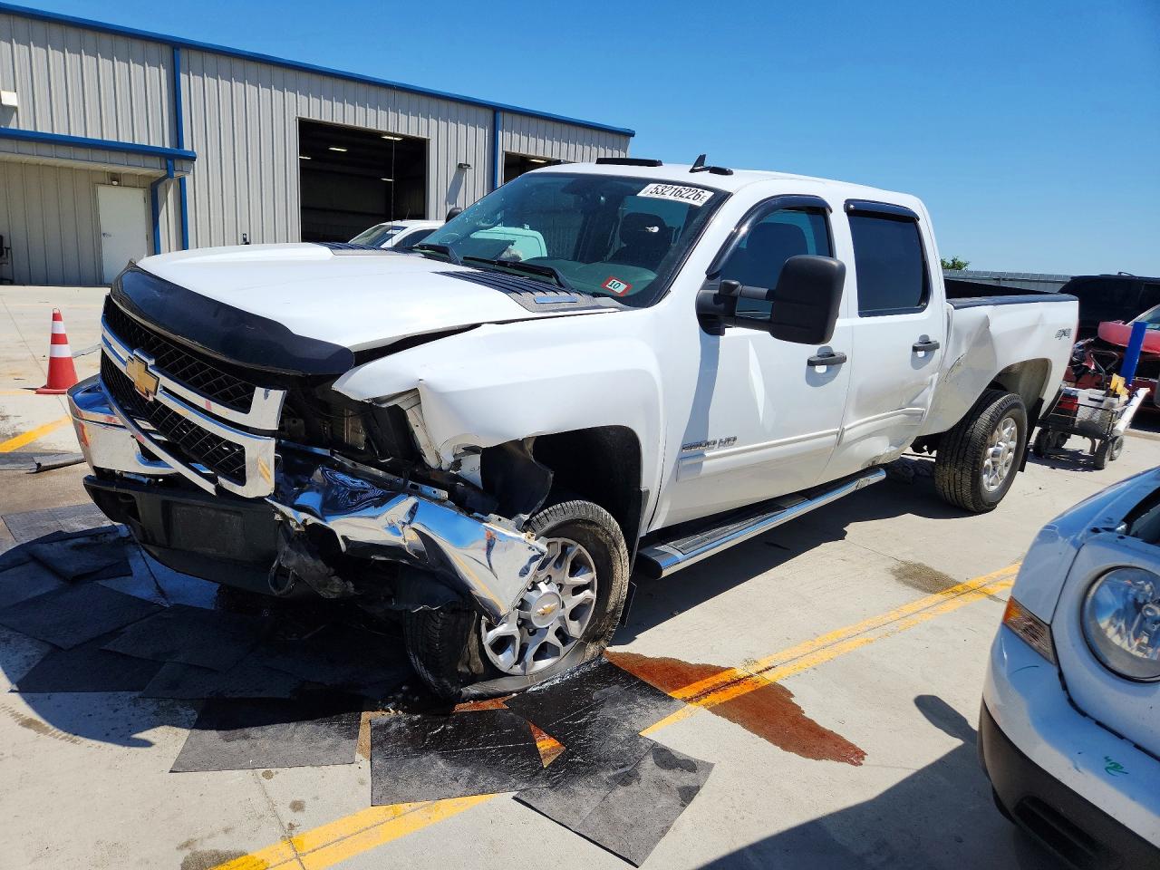 Salvage Chevrolet Silverado Image