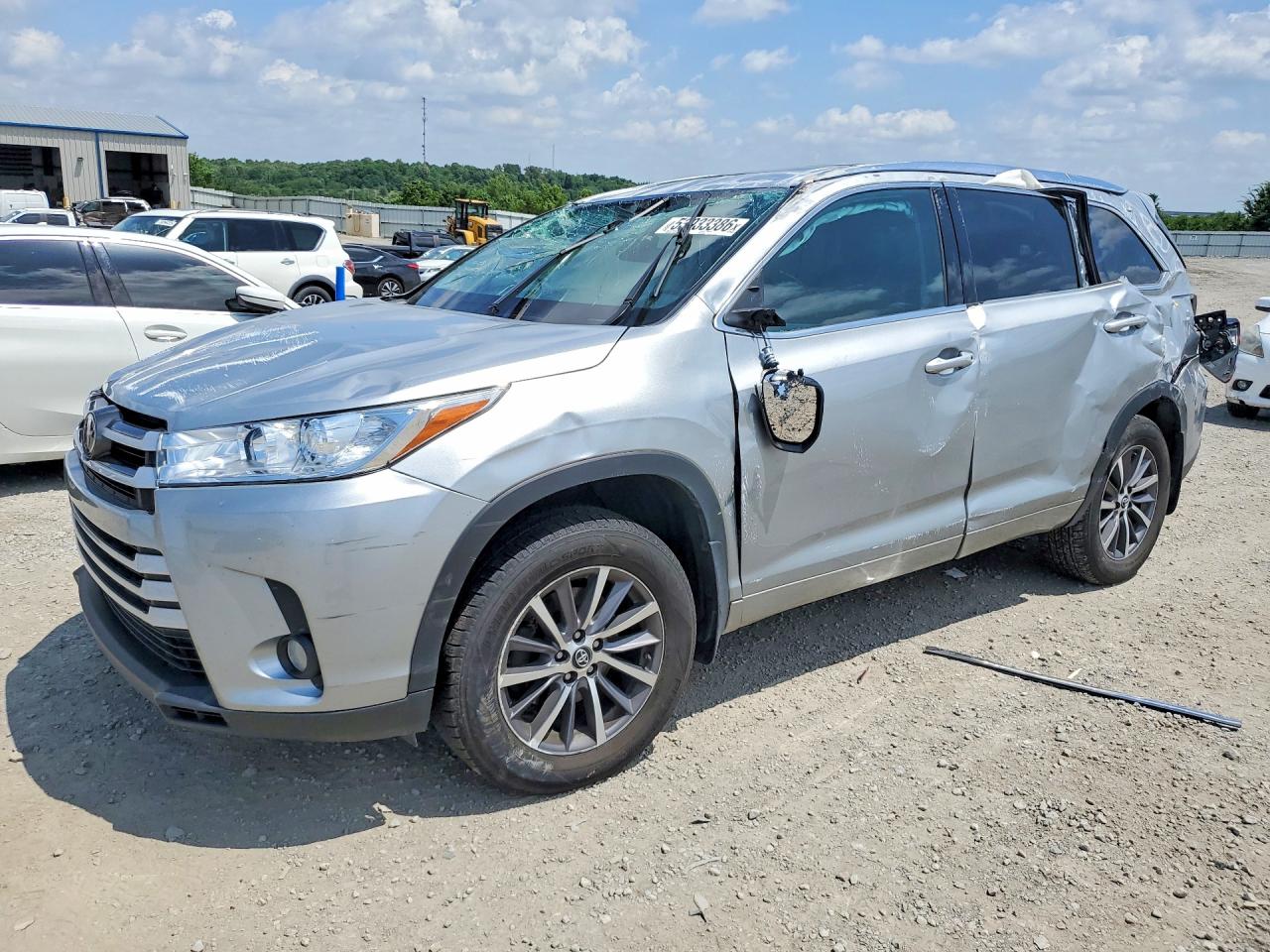 Salvage Toyota Highlander Image