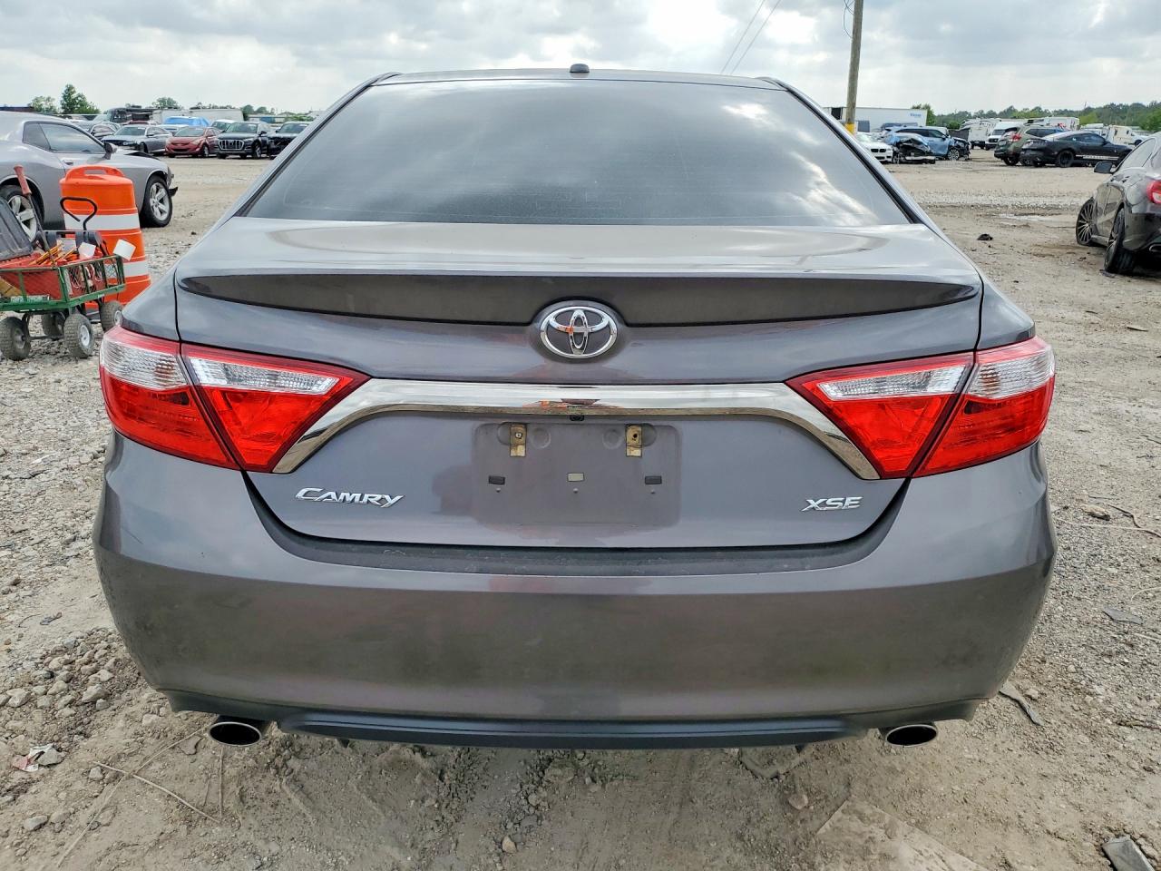 Toyota Camry Xse V6