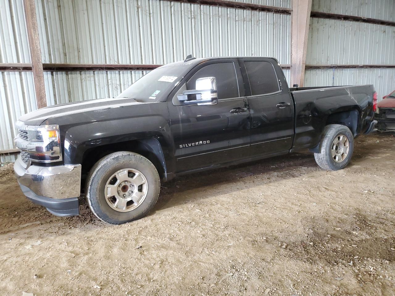 Salvage Chevrolet Silverado Image