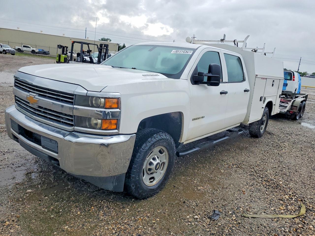 Salvage Chevrolet Silverado Image