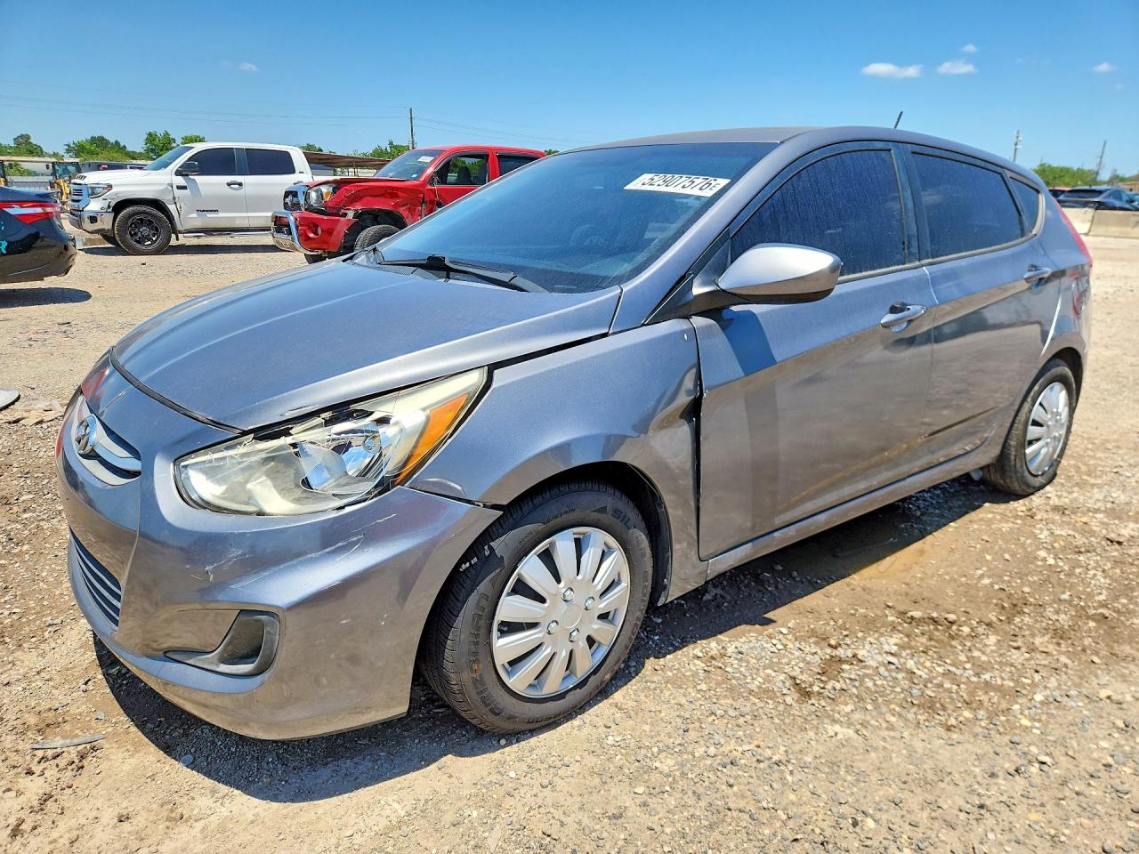 Salvage Hyundai ACCENT Image