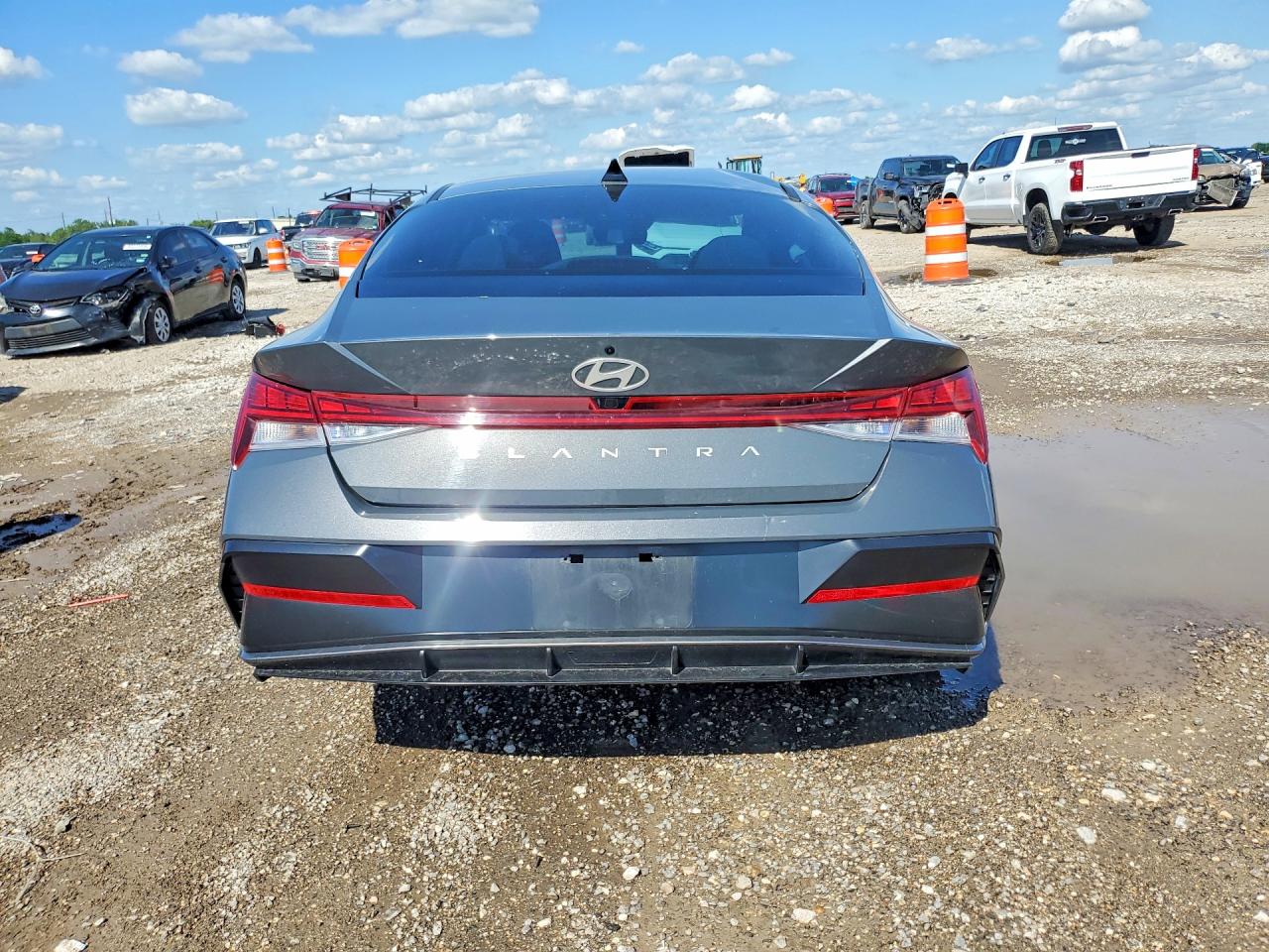 Hyundai ELANTRA Sel