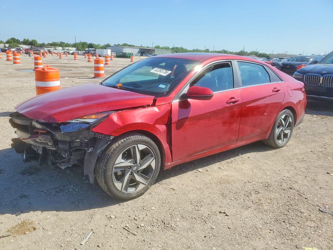 Salvage Hyundai ELANTRA Image