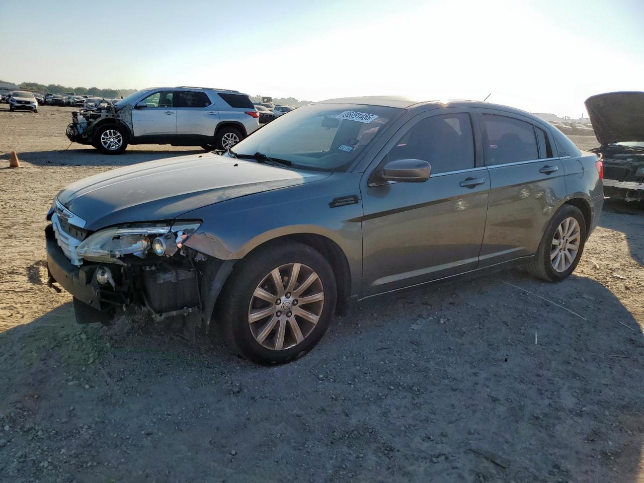 Salvage Chrysler 200 Image