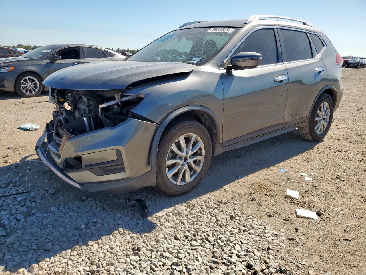 Salvage Nissan Rogue Image