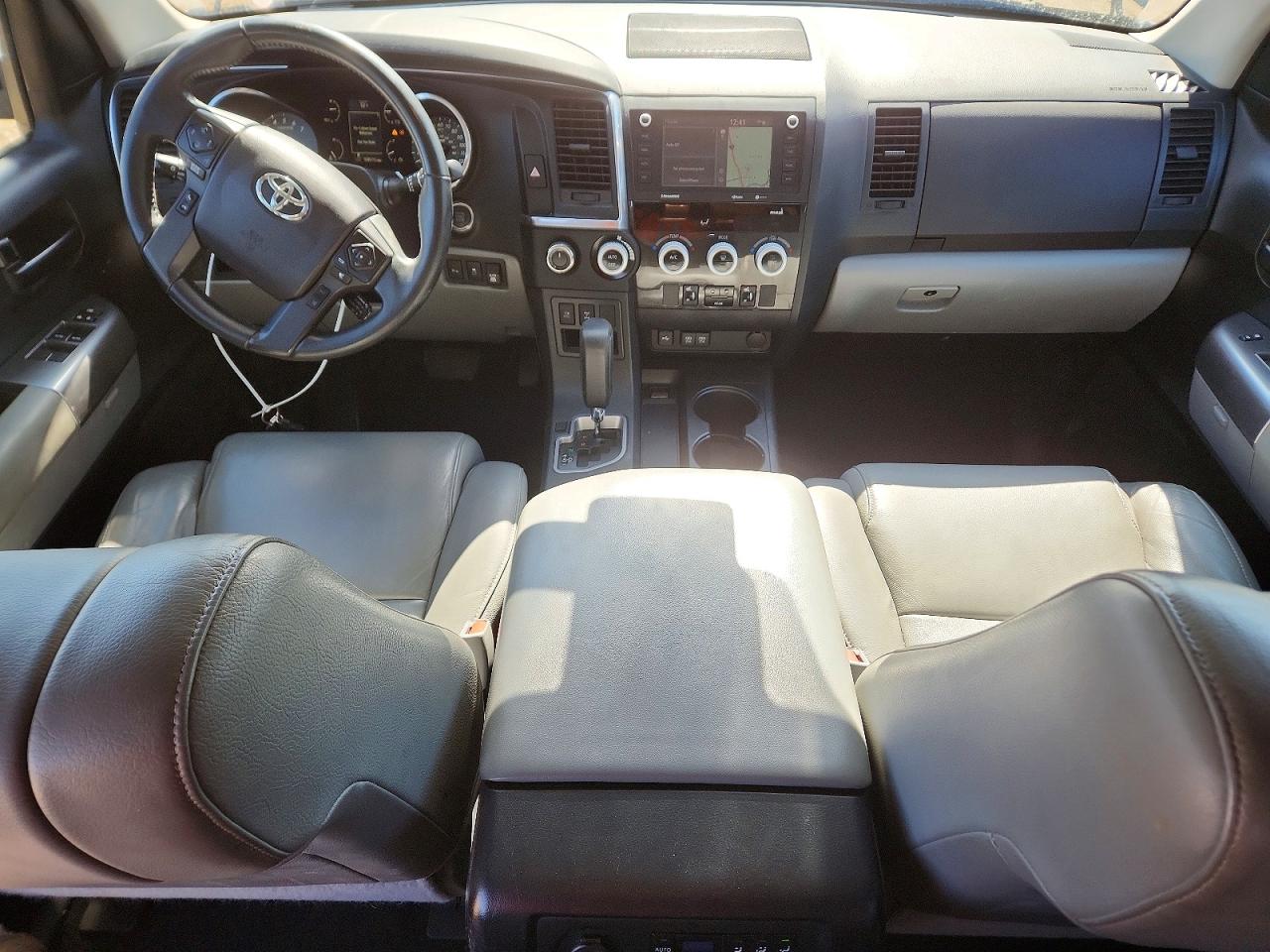Toyota Sequoia Sr5