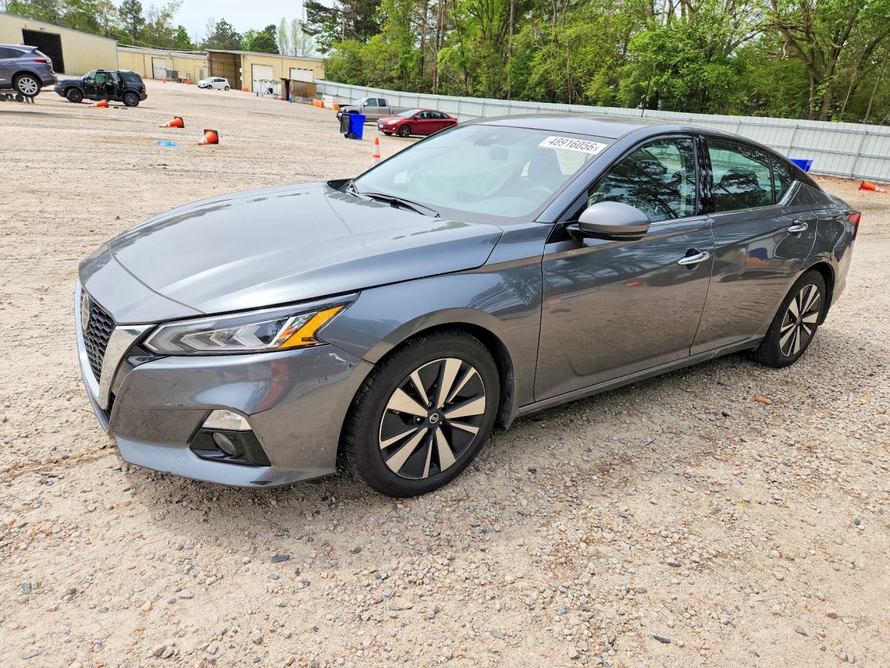 Salvage Nissan Altima Image