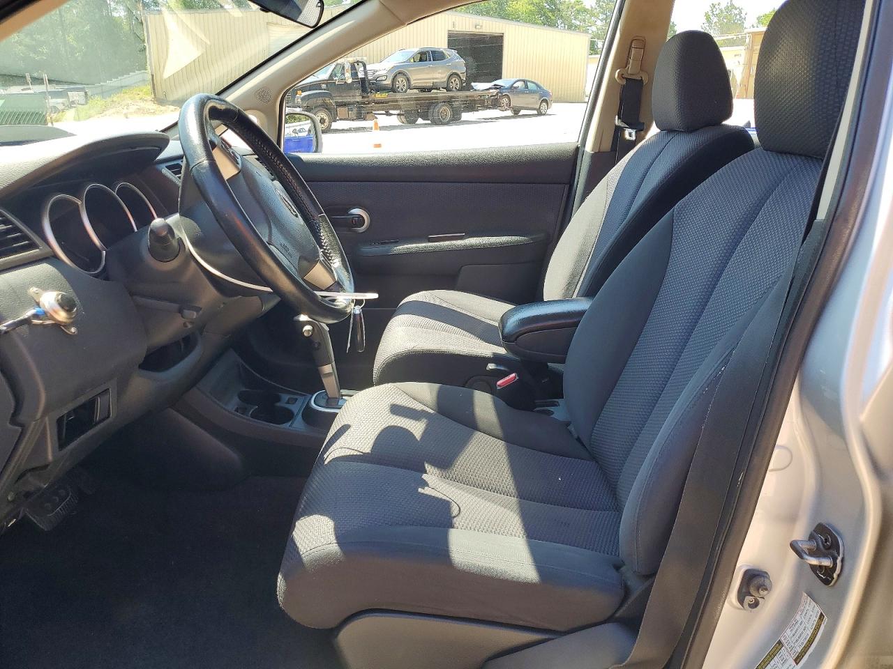 Nissan Versa 1.8 S