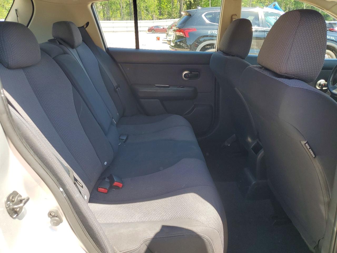 Nissan Versa 1.8 S