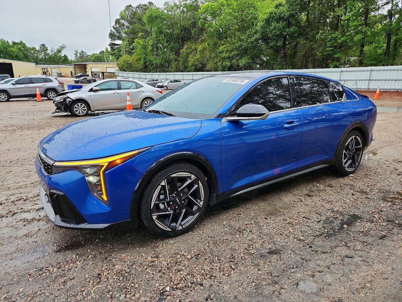 Salvage Kia K4 Image