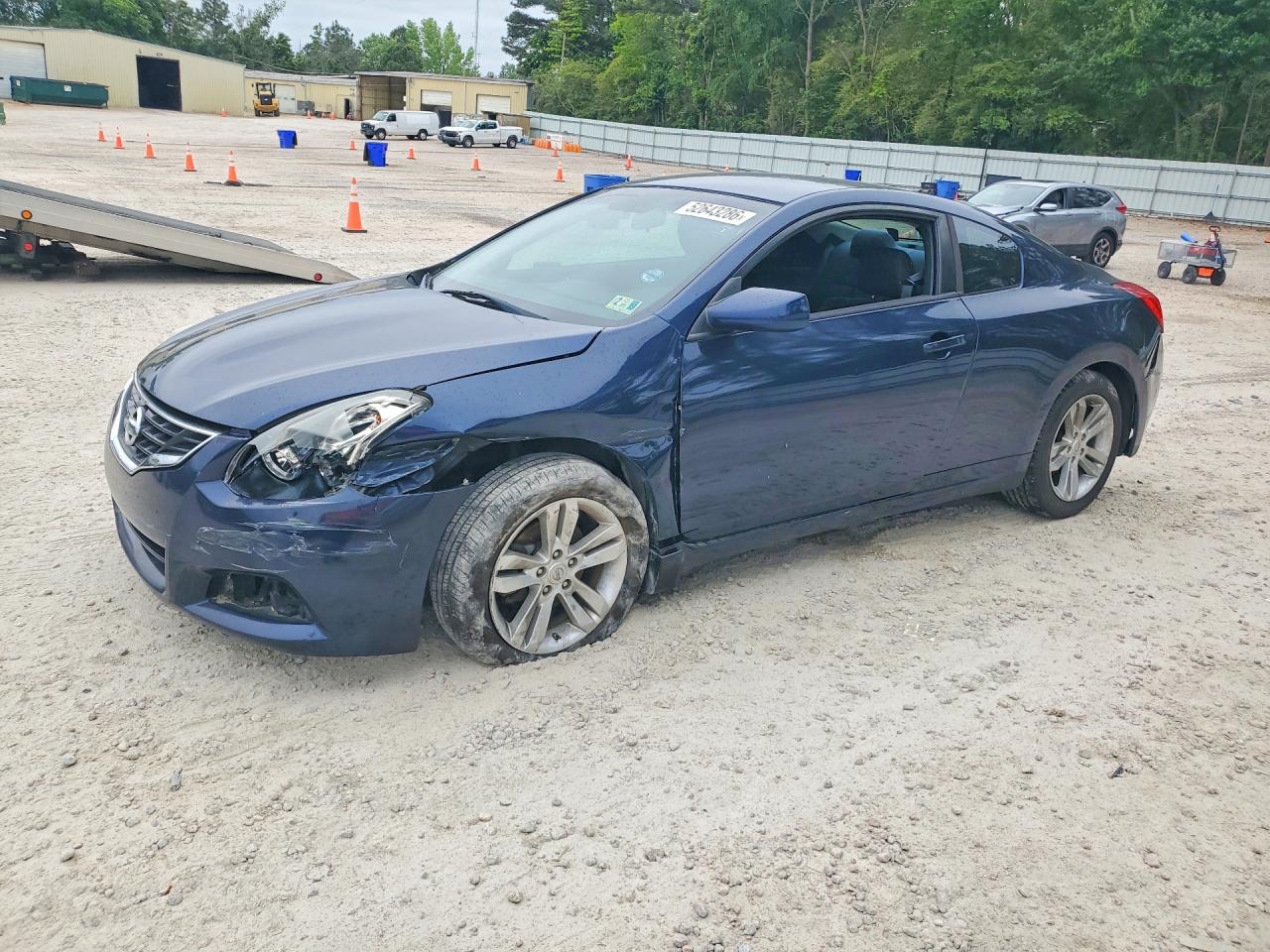 Salvage Nissan Altima Image