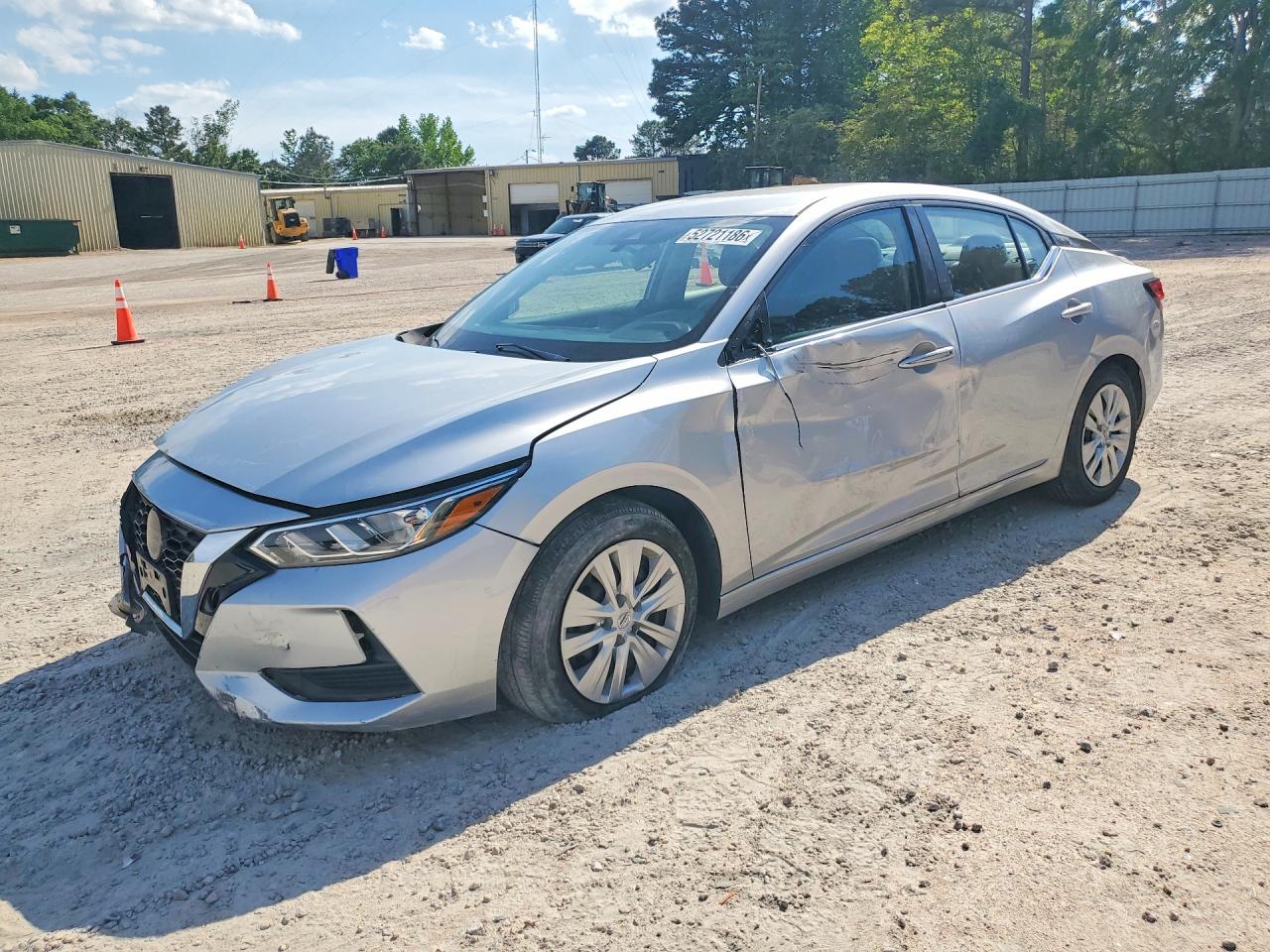 Salvage Nissan Sentra Image