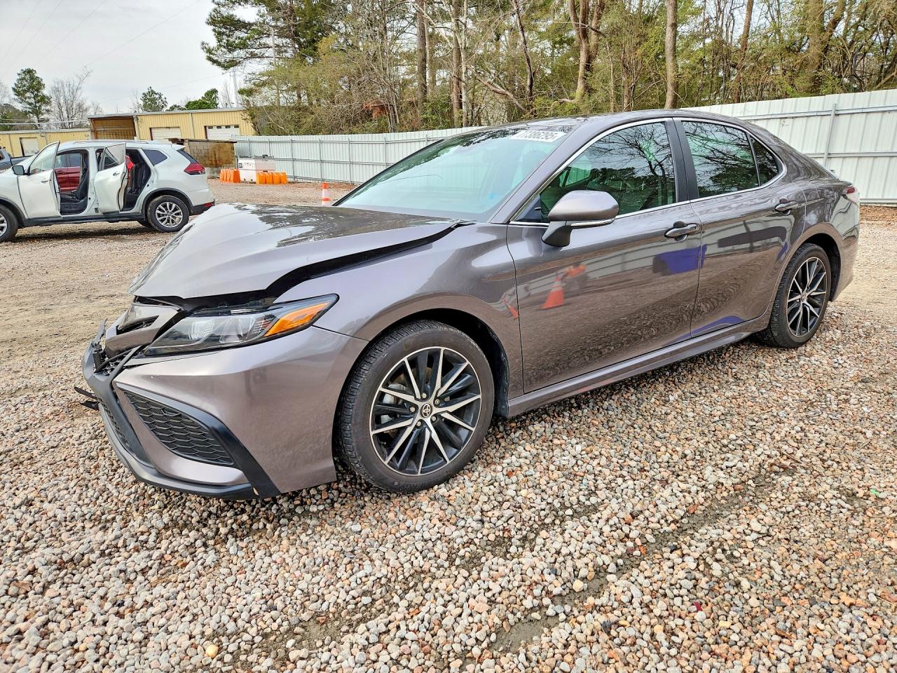 Salvage Toyota Camry Image