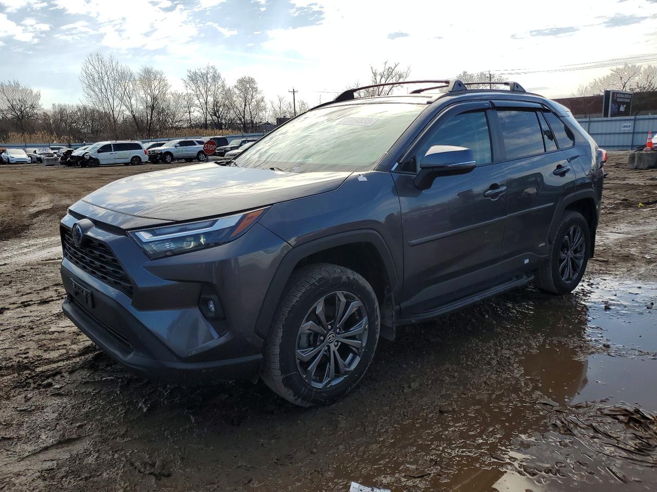 Salvage Toyota RAV4 Image
